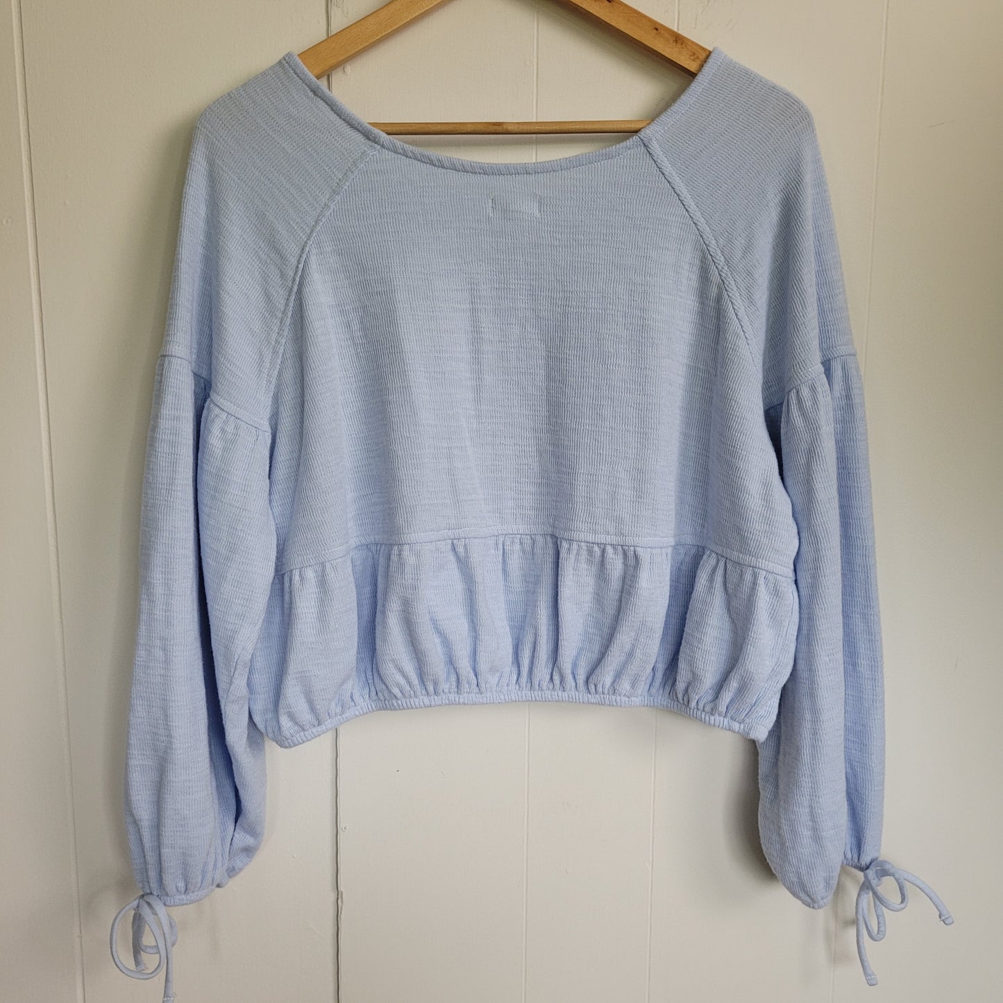 Baby Blue Bubble Hem Crop Top - Aerie (M)
