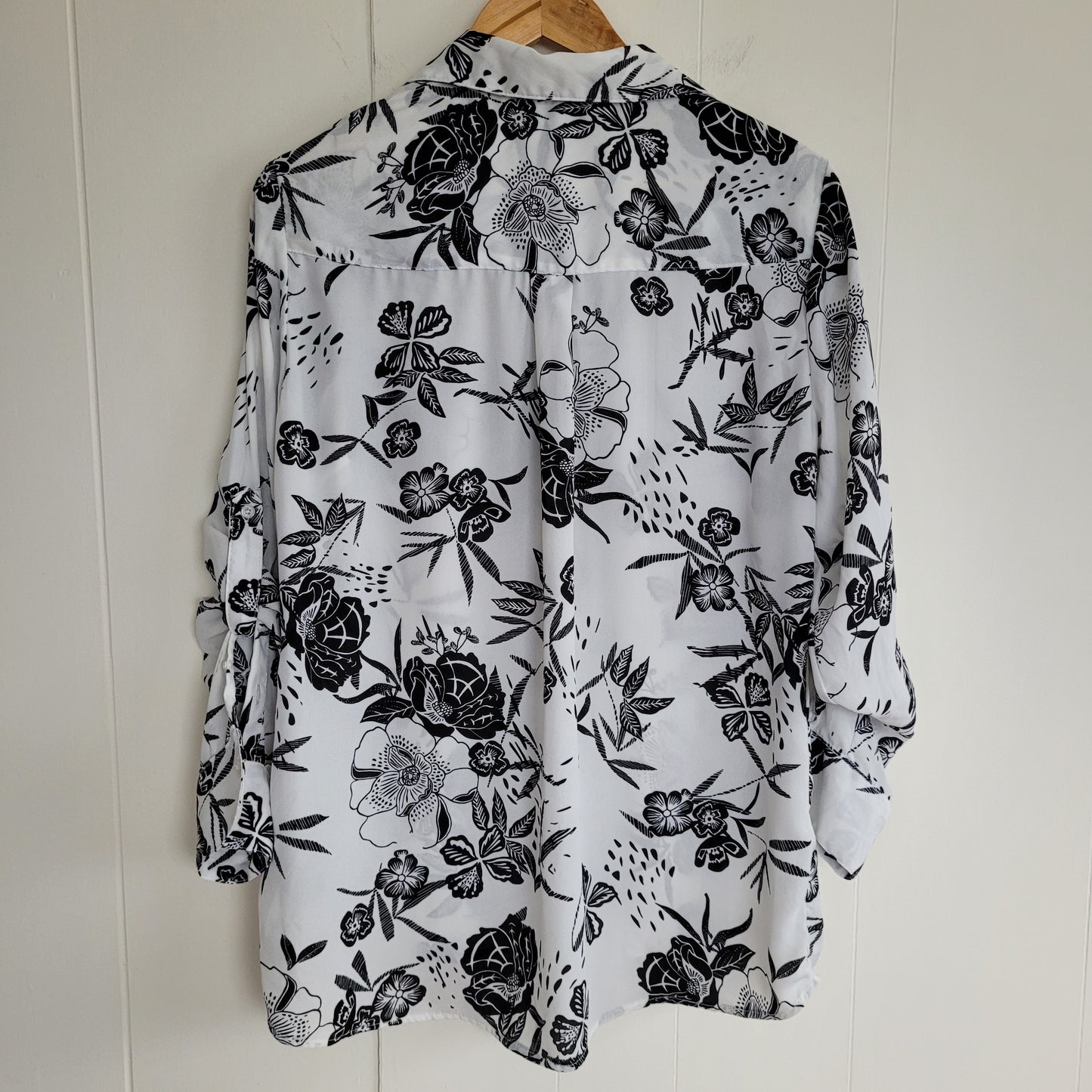 Black & White Floral Button-Up Blouse - Lily Morgan (Size L)