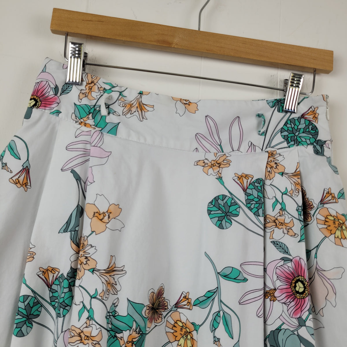 White Floral A-Line Skirt - Le Château (Size 4)