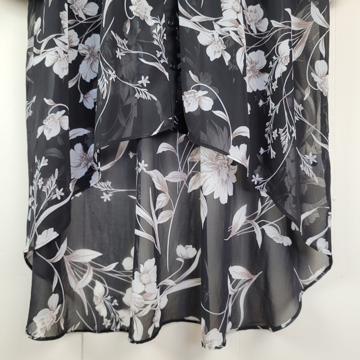 Black Floral Sheer High-Low Tunic - Maurices (Size 1)
