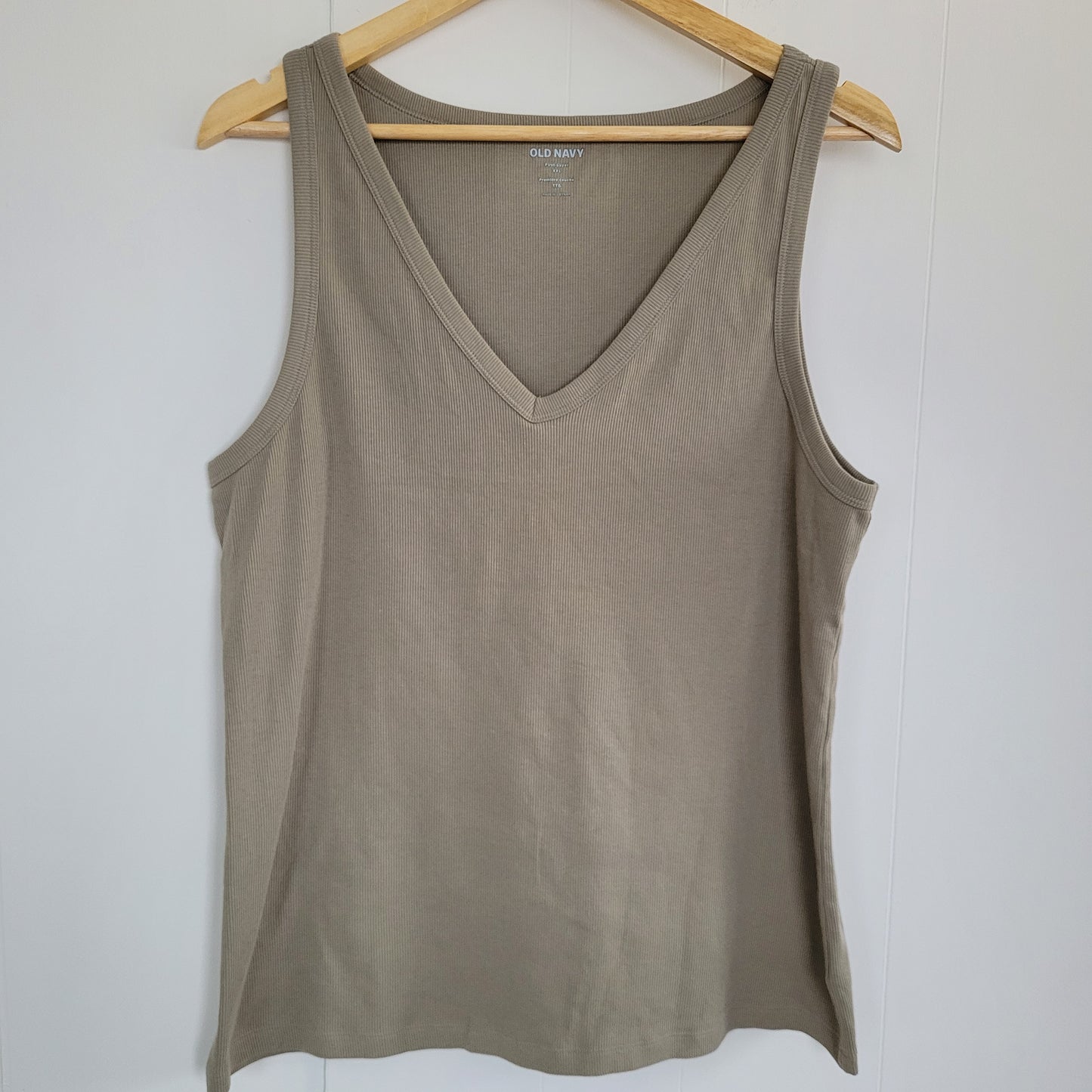 Beige Taupe Ribbed V-Neck Tank Top - Old Navy (Size XXL)