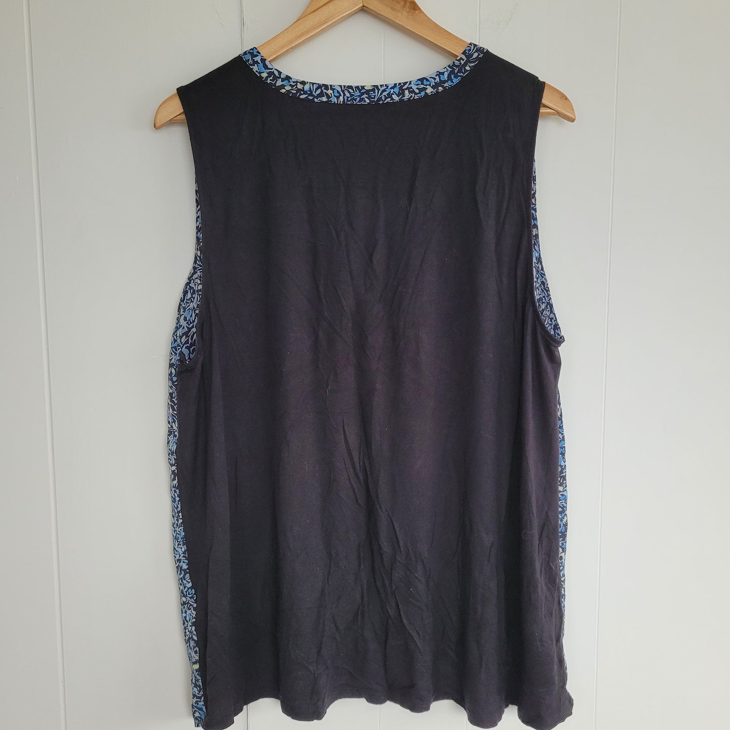 Blue Floral V Neck Sleeveless Blouse - Penningtons (Size 1X)