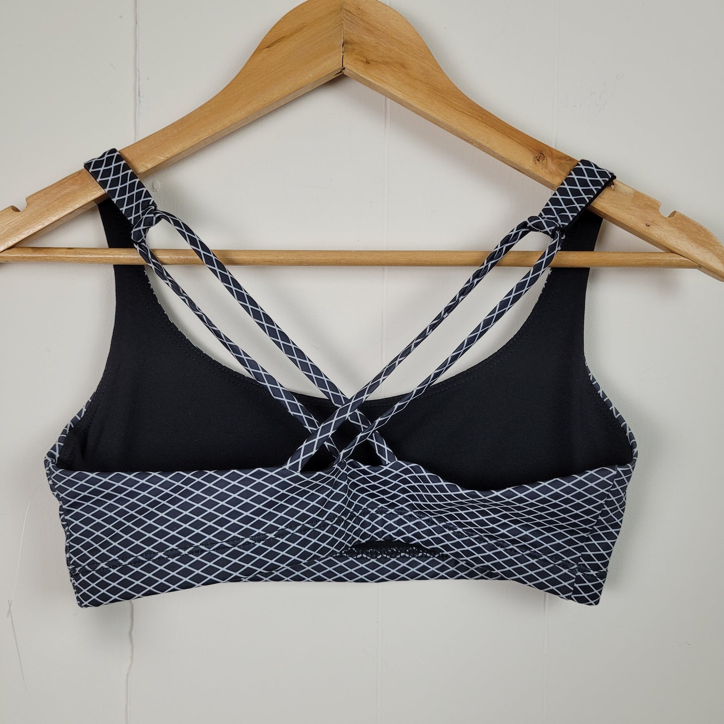 Black & White Geometric Sports Bra - Onzie (Medium)