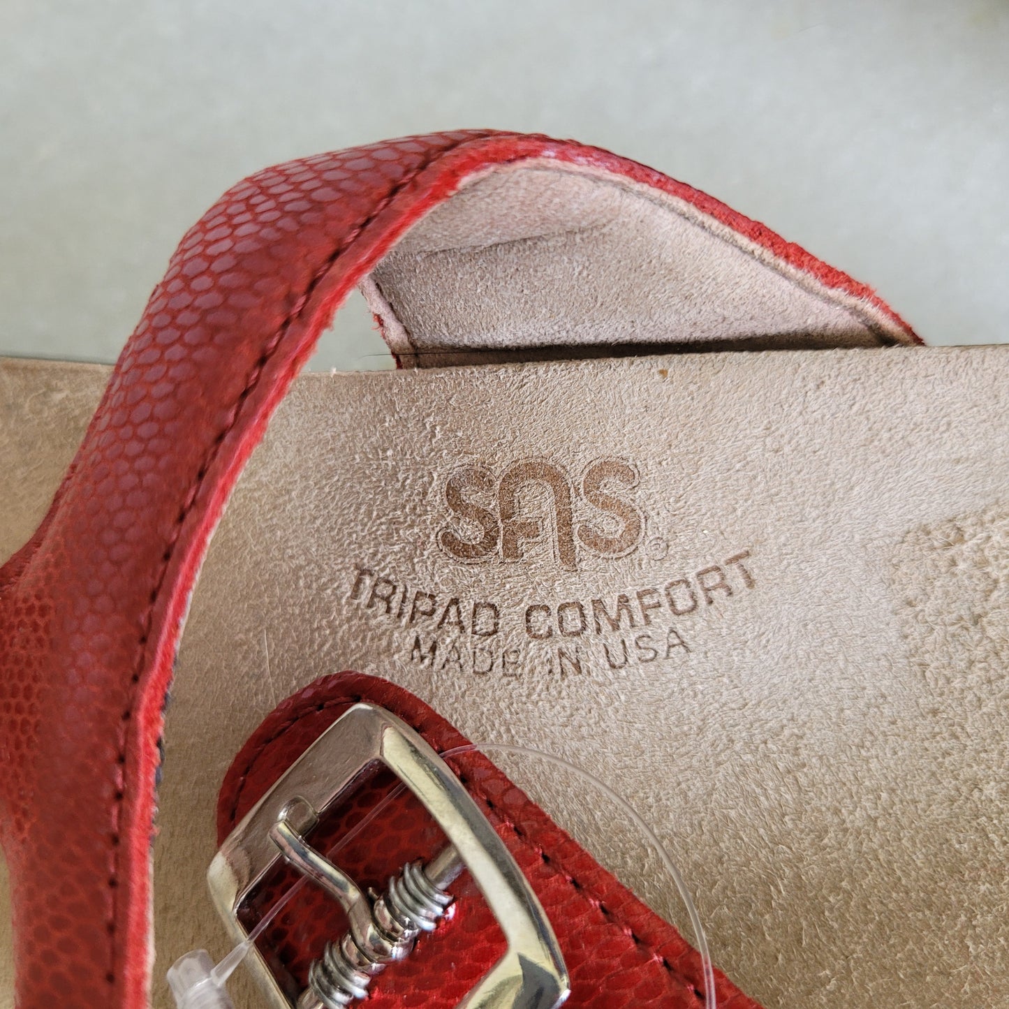 Red Comfort Thong Sandals - SAS (Size 7)