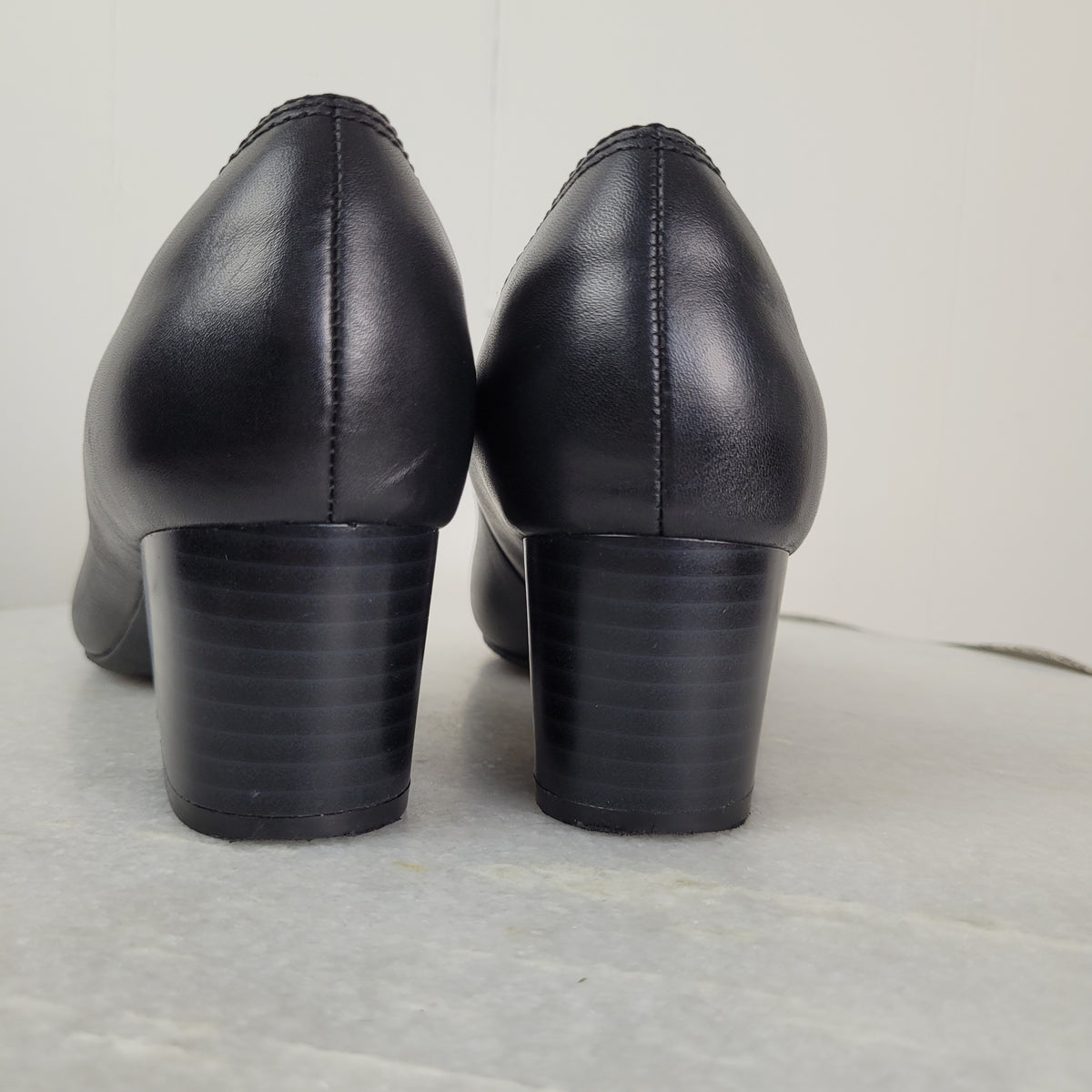 Black Leather Pointed-Toe Pumps - Clarks Collection (Size 7.5)