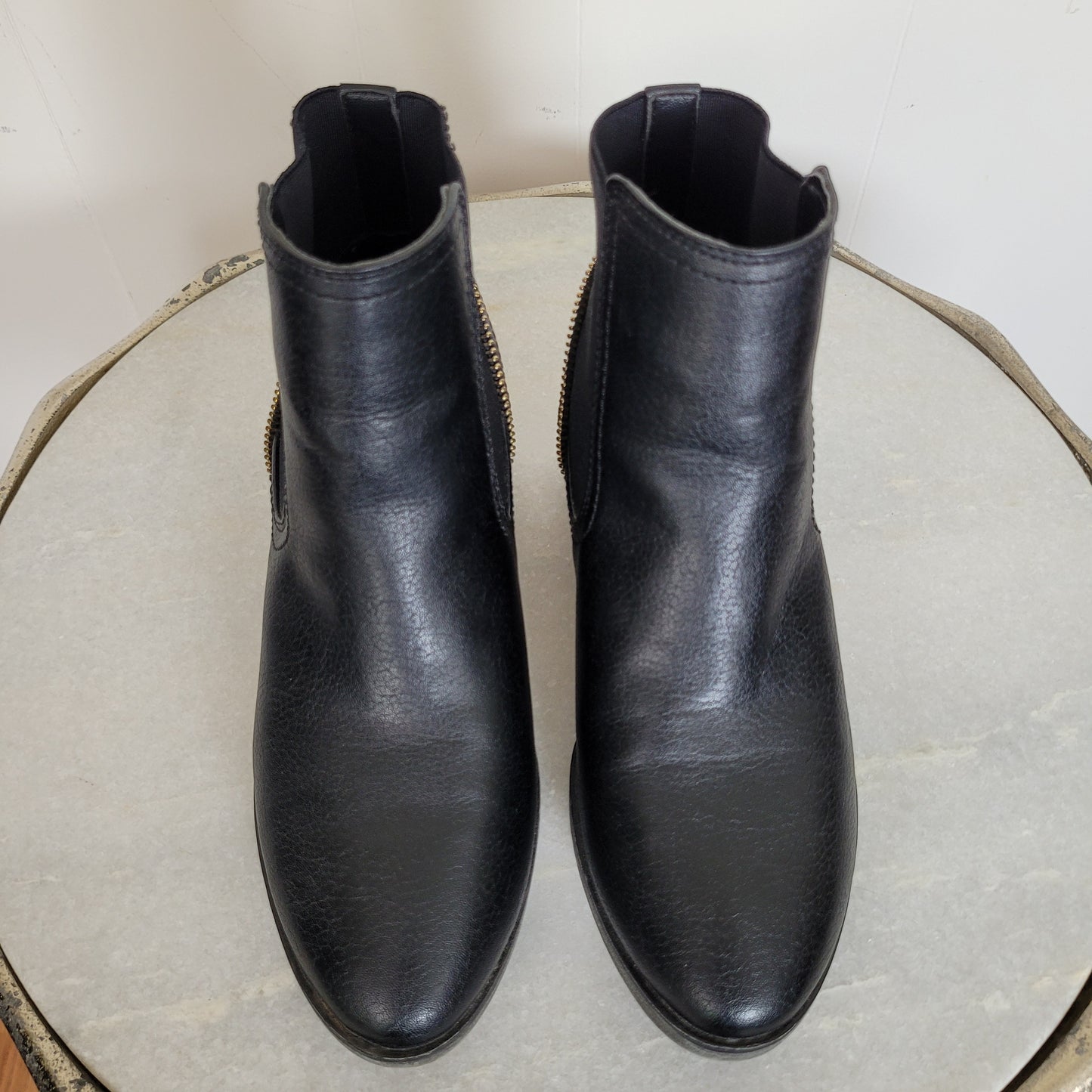 Black Chelsea Ankle Boots – Call It Spring (Size 6)