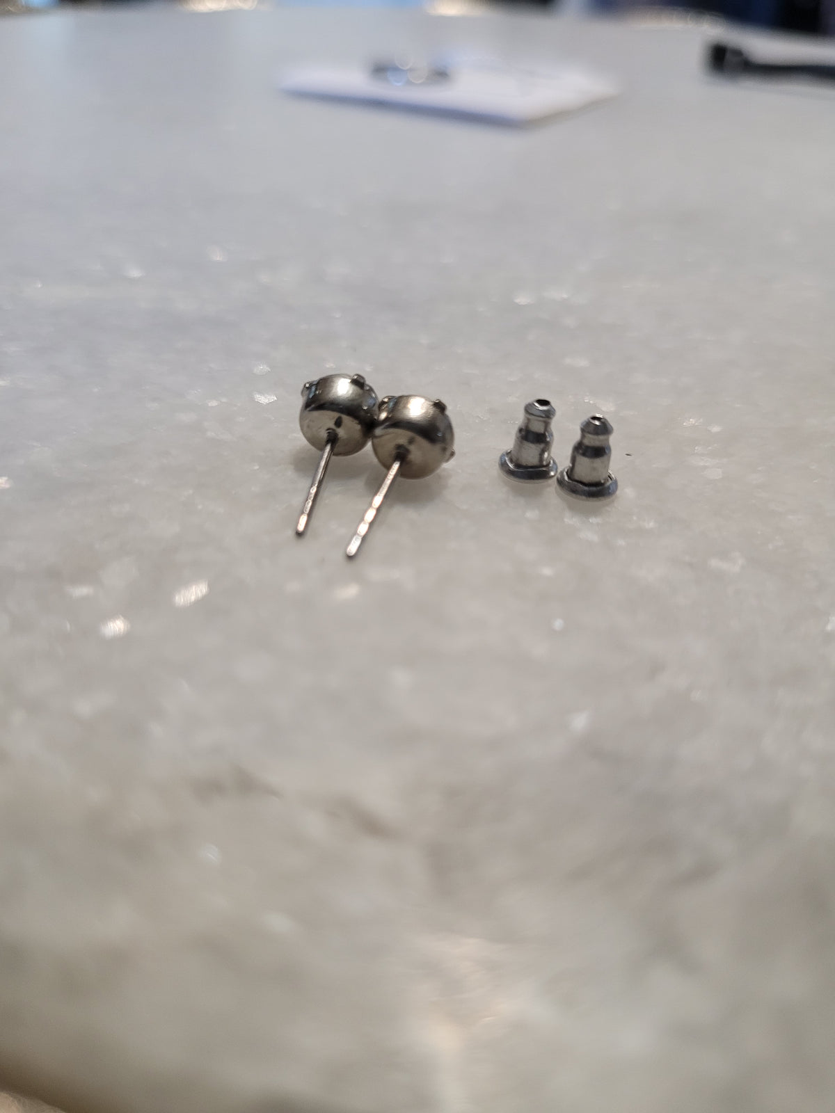 Size 5.5 Silver Tone Ring & Clear Crystal Stud Earrings Set