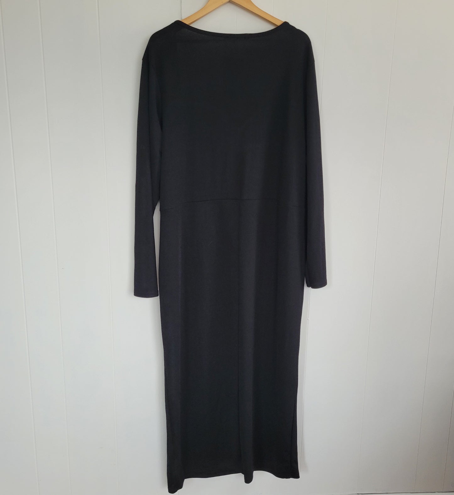 Black Long Sleeve Midi Dress – PrettyLittleThing (Plus Size 5XL)