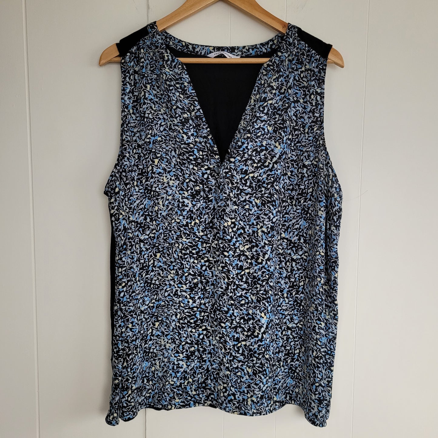 Blue Floral V Neck Sleeveless Blouse - Penningtons (Size 1X)