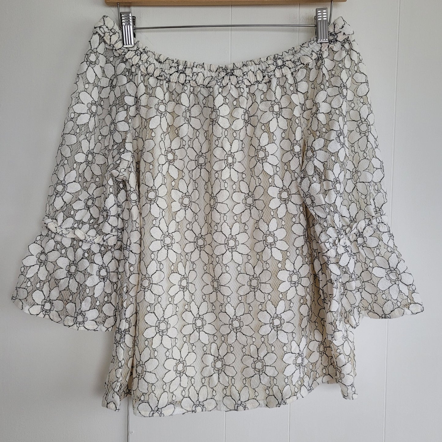 Cream Off Shoulder Lace Floral Blouse - Maurices (Size M)
