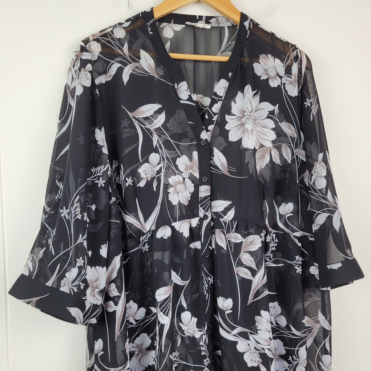 Black Floral Sheer High-Low Tunic - Maurices (Size 1)