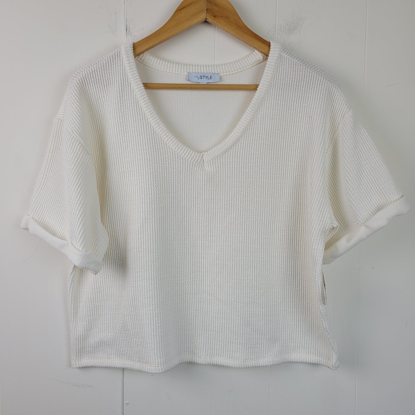 White Textured Short Sleeve V-Neck Top - mySTYLE (Large)