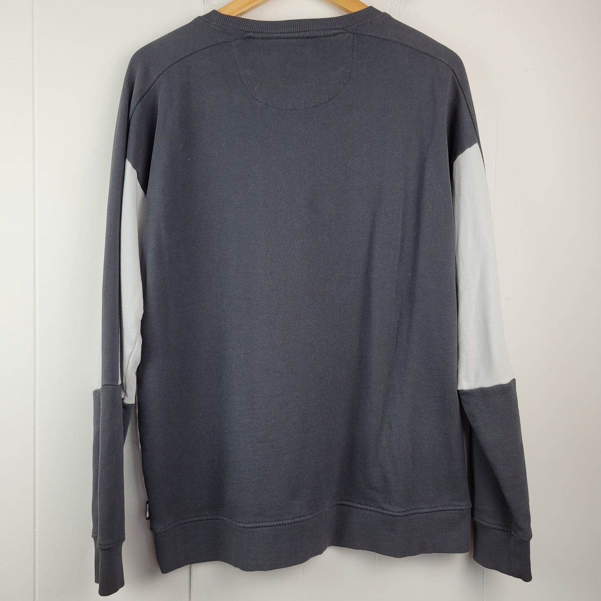 Grey & Charcoal Colourblock Sweatshirt – Only & Sons (Size L Mens)