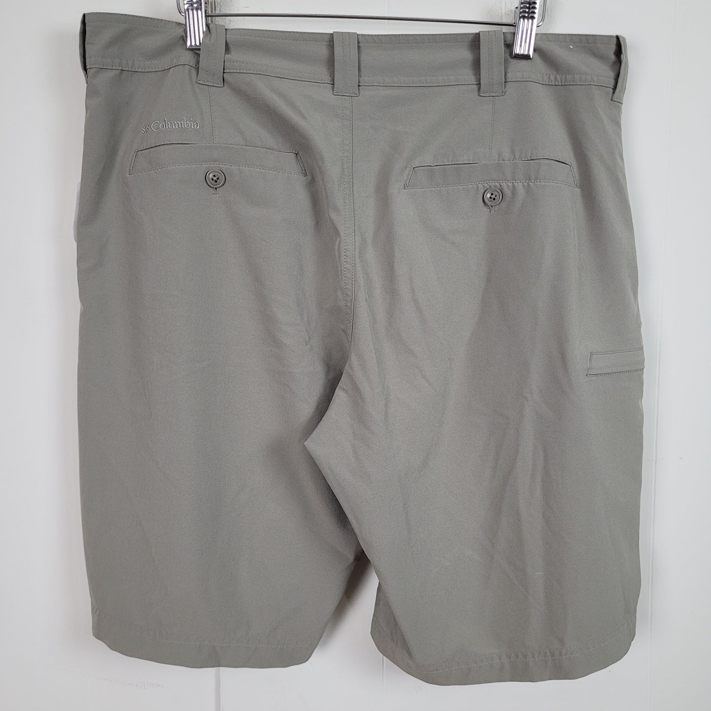 Light Taupe Active Cargo Shorts - Columbia Omni-Shield (Men's 36)