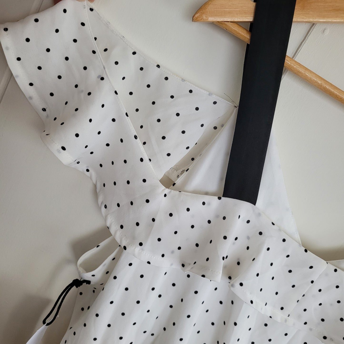 White & Black Polka Dot Ruffle Dress BNWT - Dex (Large)