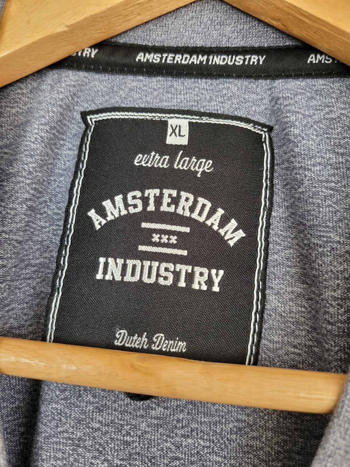 Amsterdam Industry XL Blue Embroidered Graphic T-Shirt