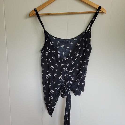 Black DaisyPrint Floral Wrap Tie Front Tank Top - Abercrombie & Fitch (Small)