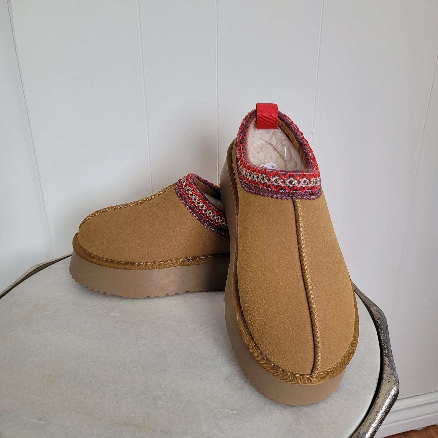 Tan Platform Sherpa Lined Slip-On Clogs – Size 8