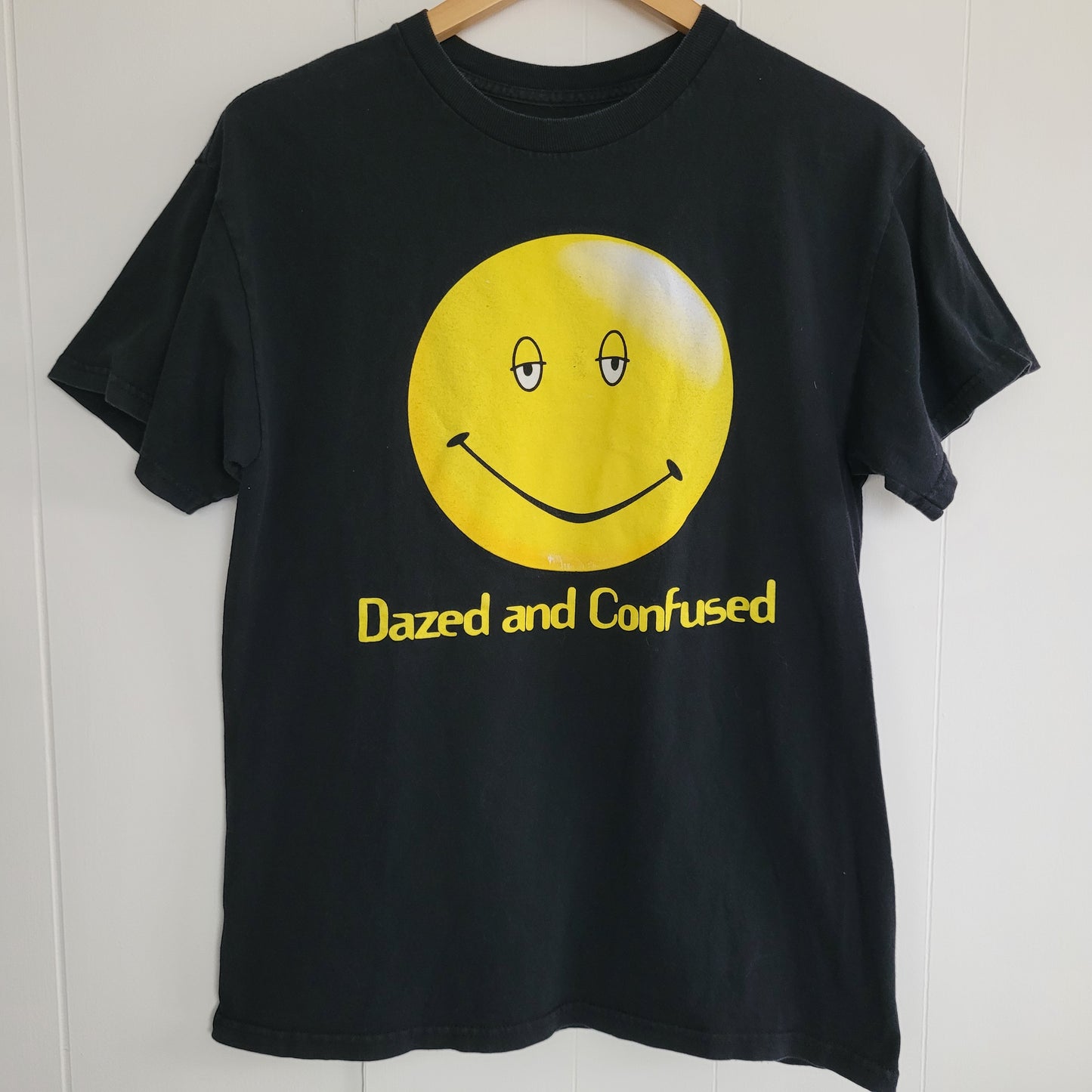 Black Smiley Face Dazed and Confused Graphic T-Shirt (Size M)