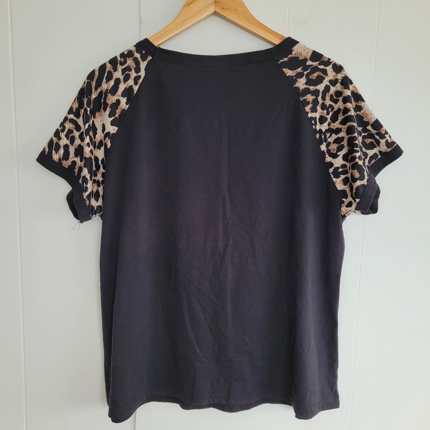 Black & Leopard Sleeve T-Shirt - Emery Rose (Size XL)