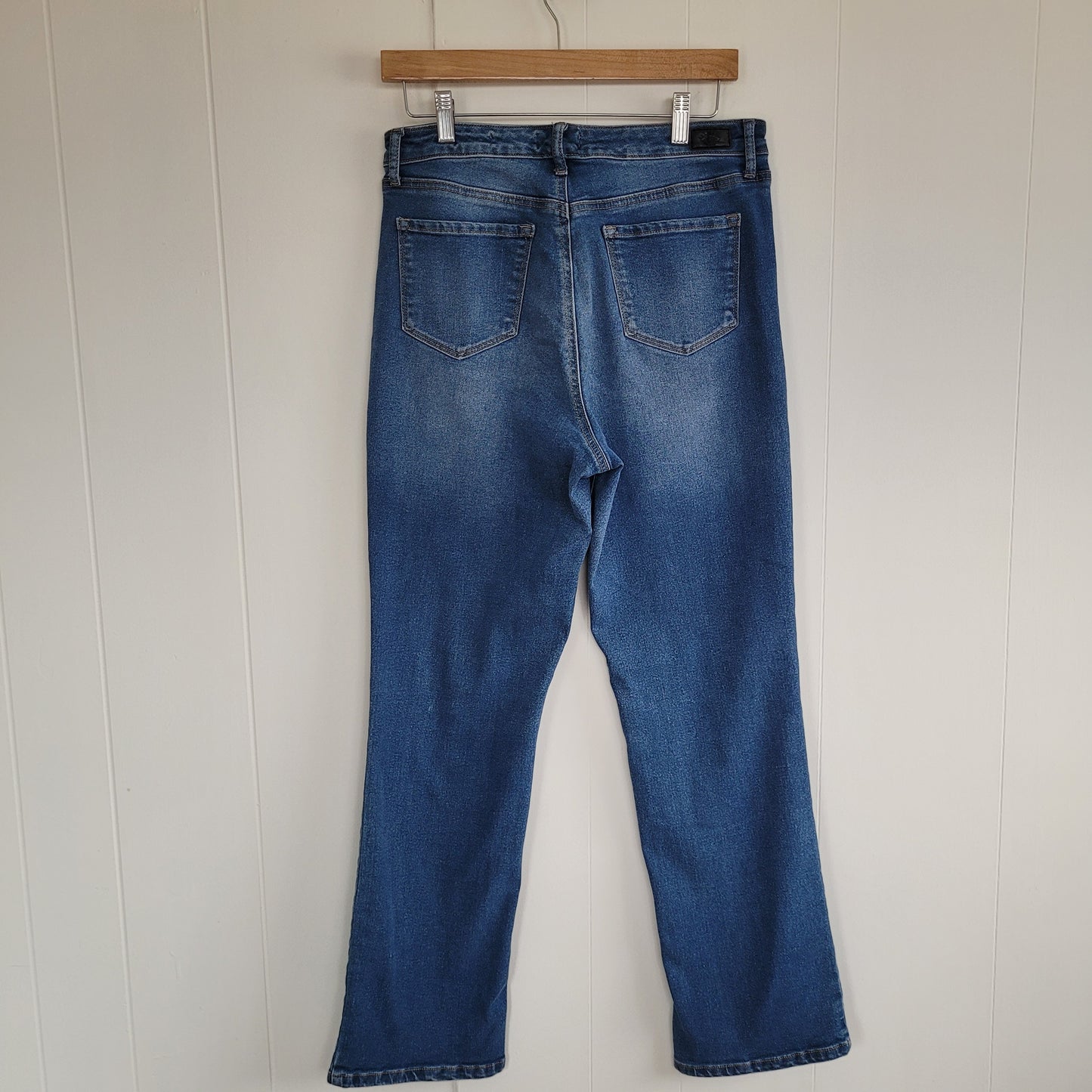 Medium Wash EDEN 90s Straight High-Rise Denim - Sofia Jeans (Size 10)