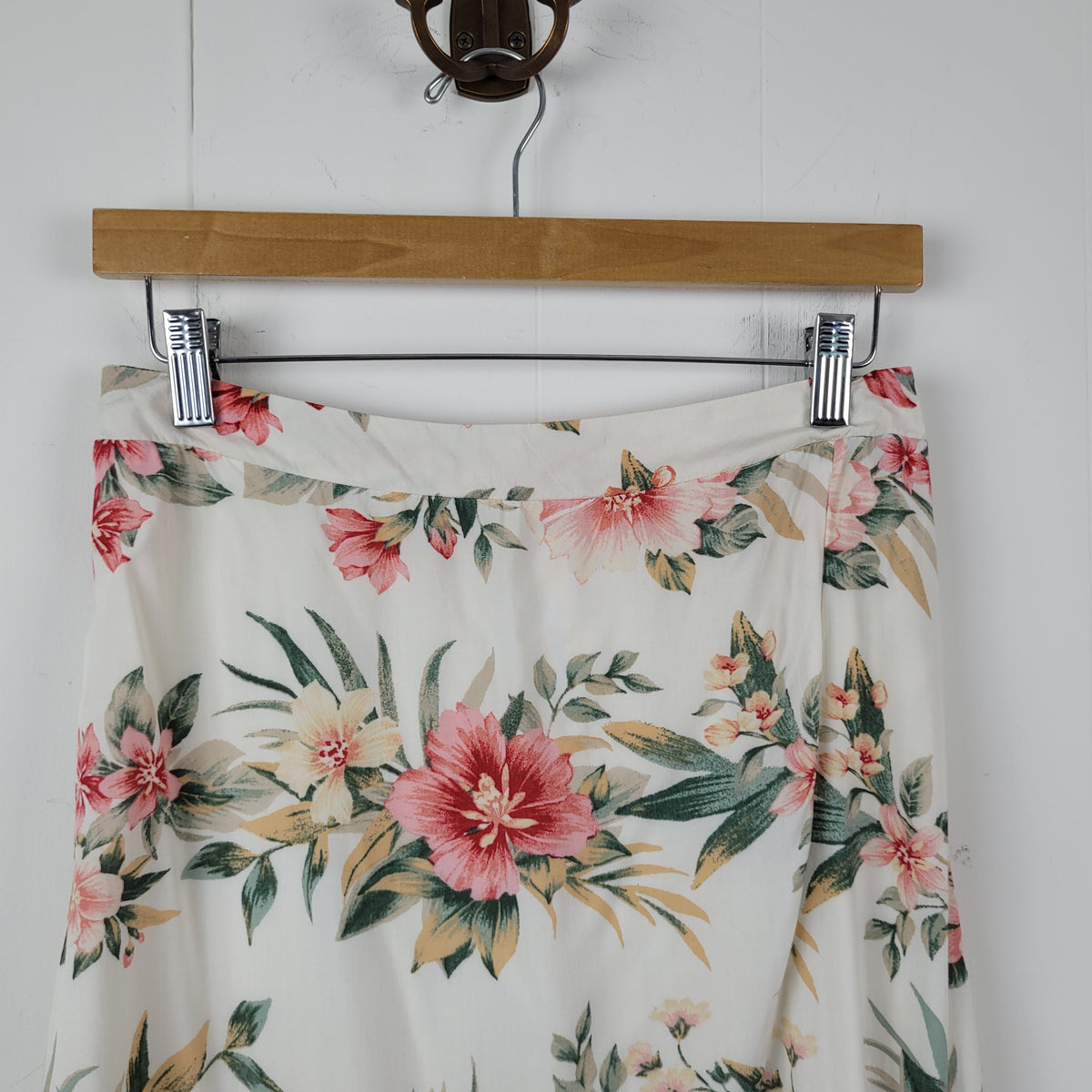 Cream Floral High-Low Maxi Skirt - American Eagle (M)