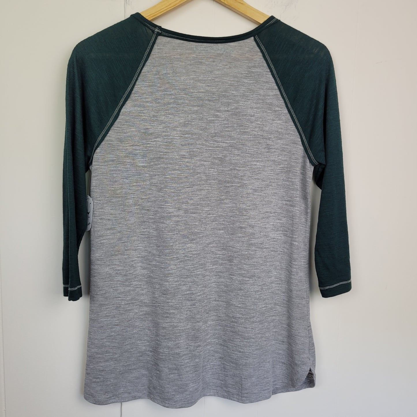 Grey & Teal Fox Graphic Raglan Top - Maurices (M)