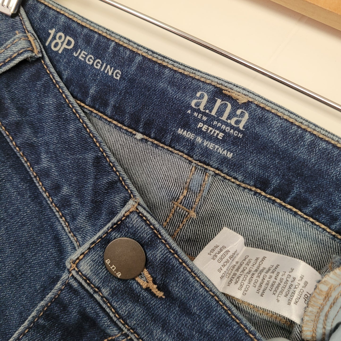 Medium Wash Jeggings - a.n.a (Size 18P)