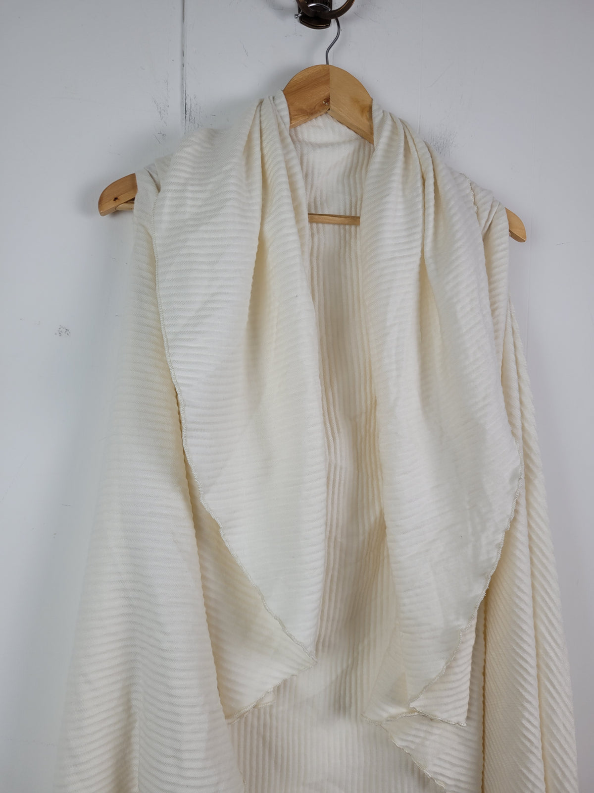 City Wrap O/S Ivory Ribbed Waterfall Scarf Vest