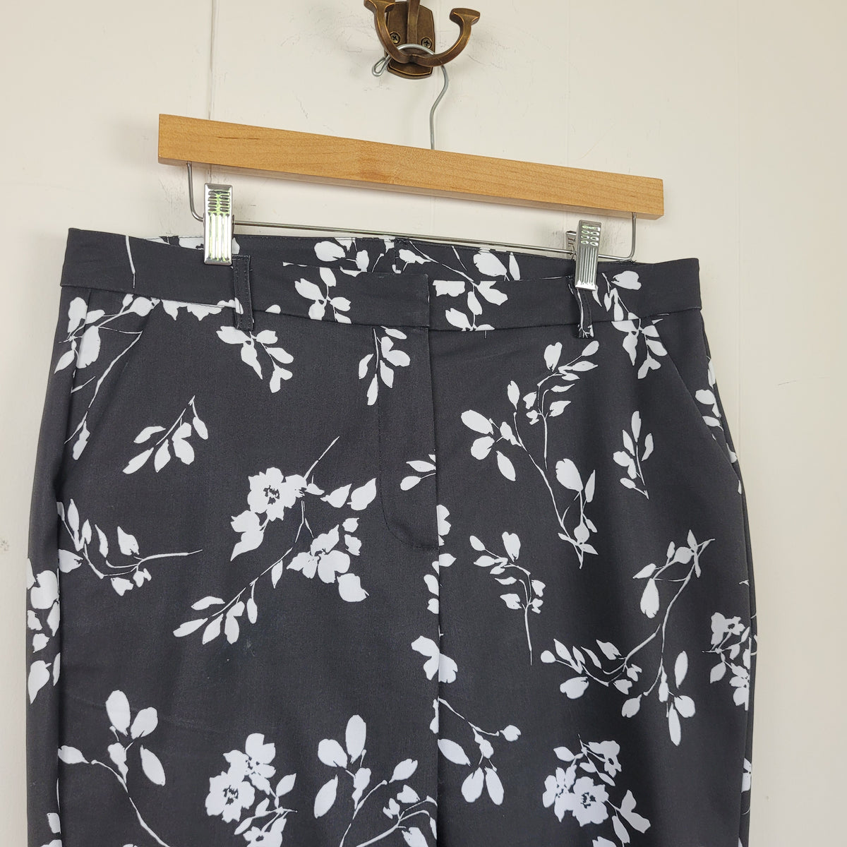 Black & White Floral Pants - Lily Morgan (M)