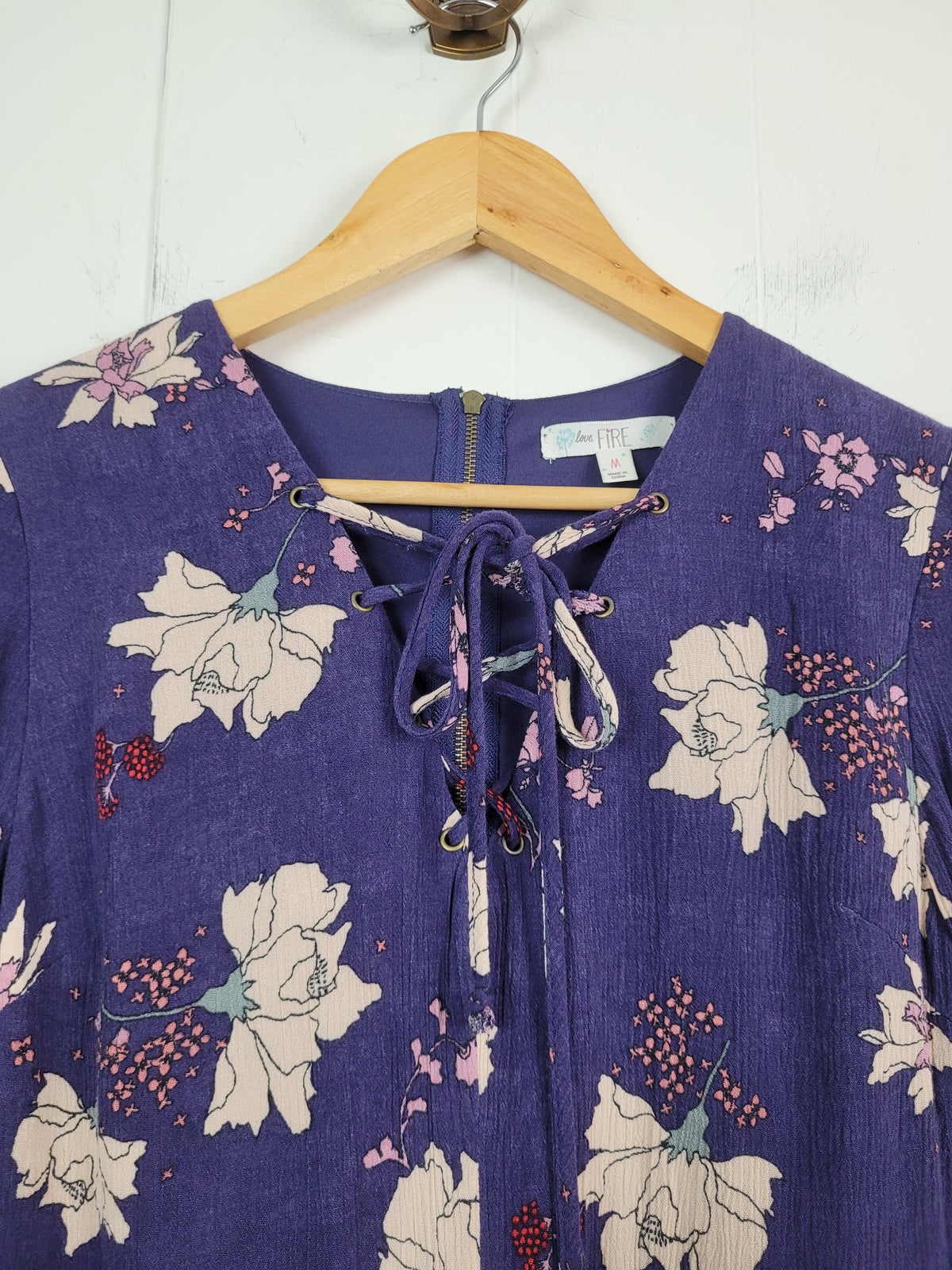 Love Fire Size Medium Purple Floral Lace-Up Long Sleeve Romper