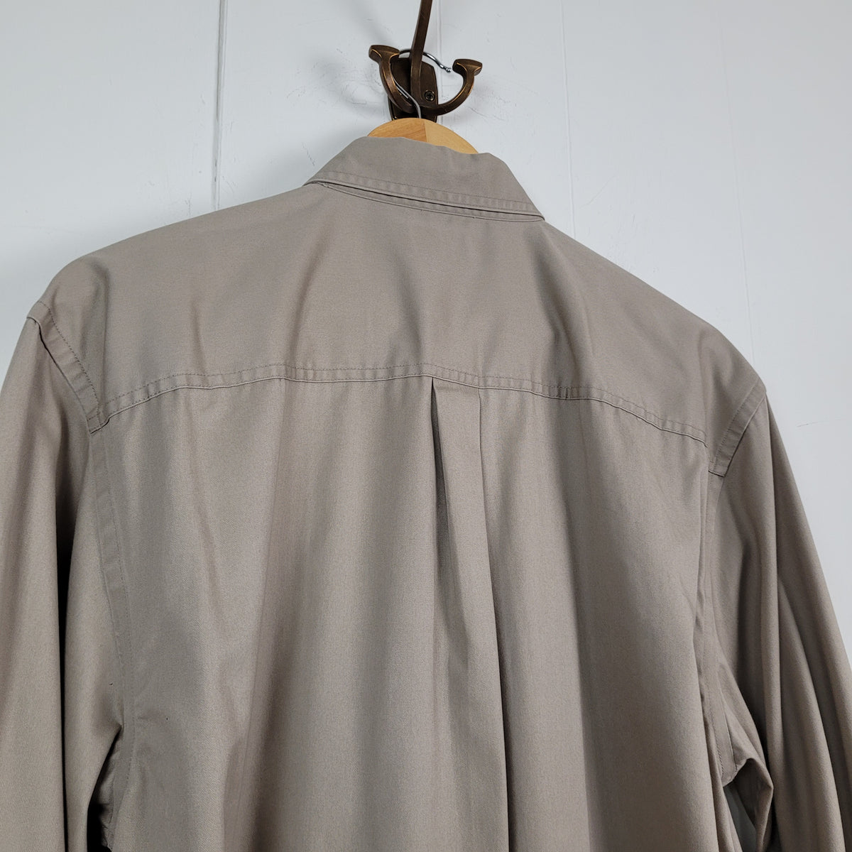 Brown Long Sleeve Button-Up Shirt - Denver Hayes (M-Mens)