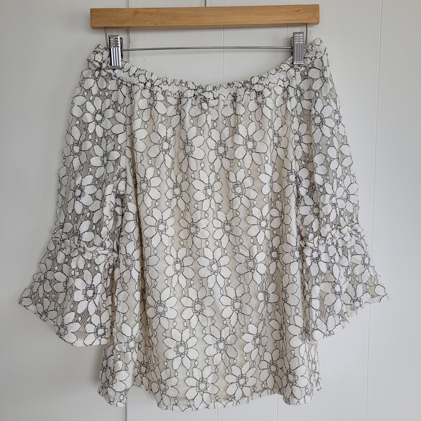 Cream Off Shoulder Lace Floral Blouse - Maurices (Size M)