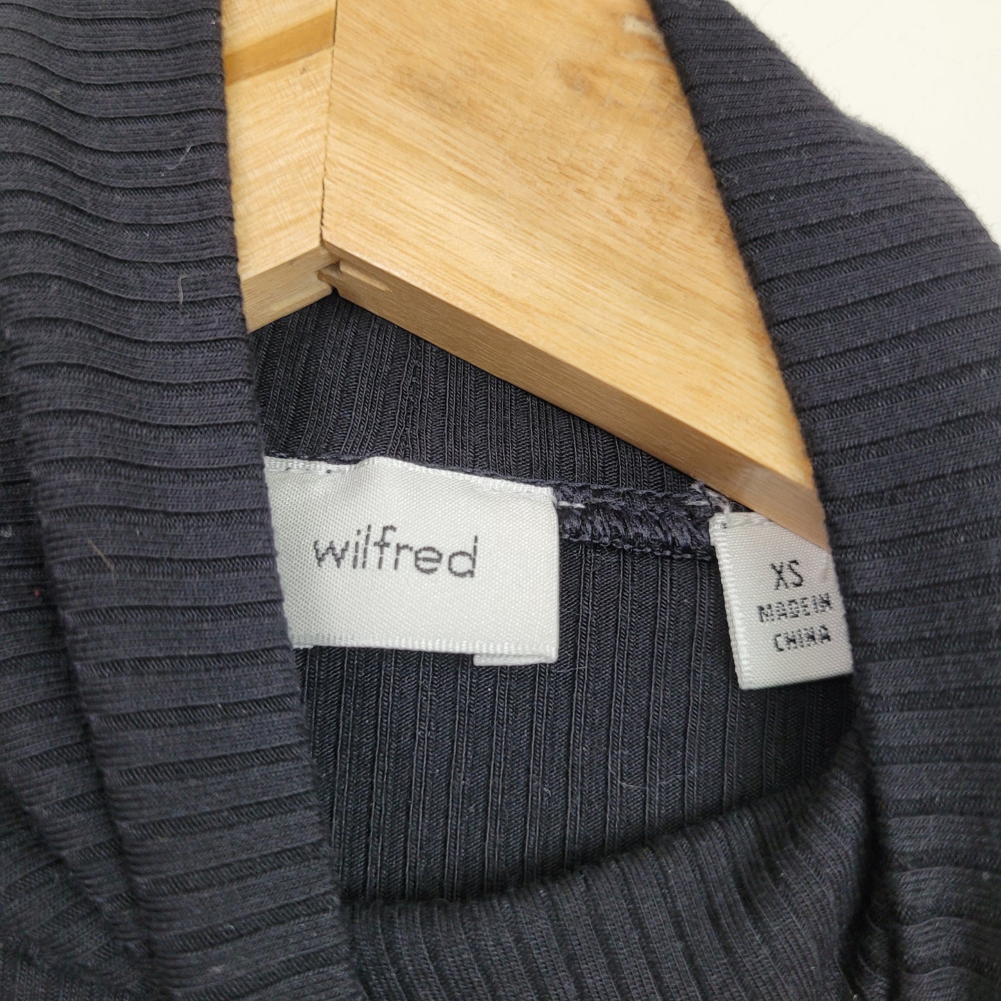 Black Ribbed Turtleneck Crop Top - Wilfred (XS)