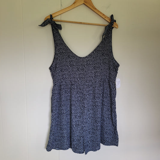 Navy Floral Tie Strap Romper - SHEIN (Size Med 8/10)