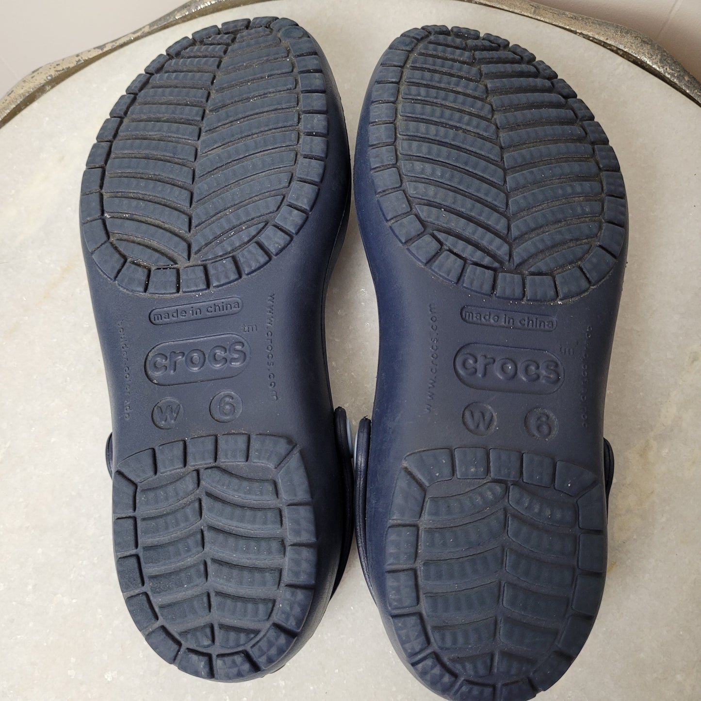 Navy Crocs Sandals - Crocs (Women's Size 6)