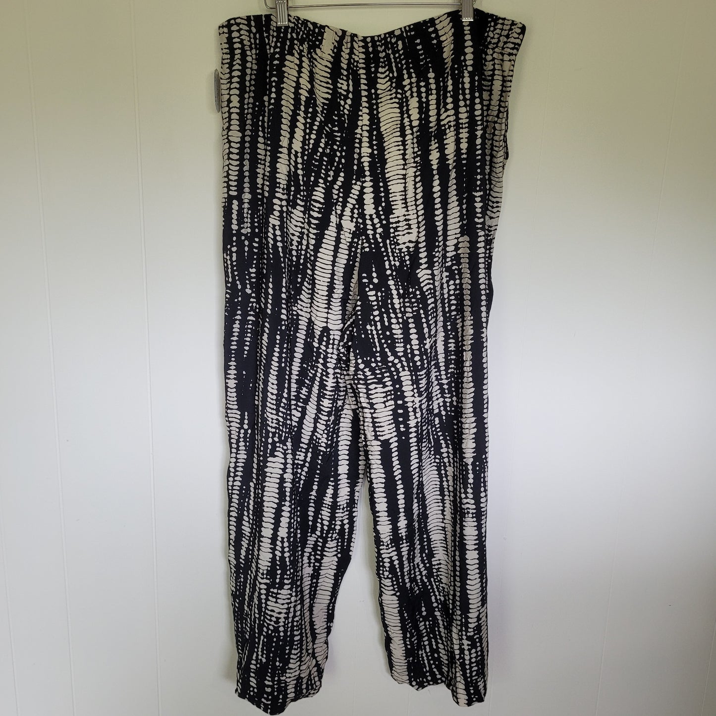 Black & Cream Wide Leg Pants - Reitmans (Size 2X)