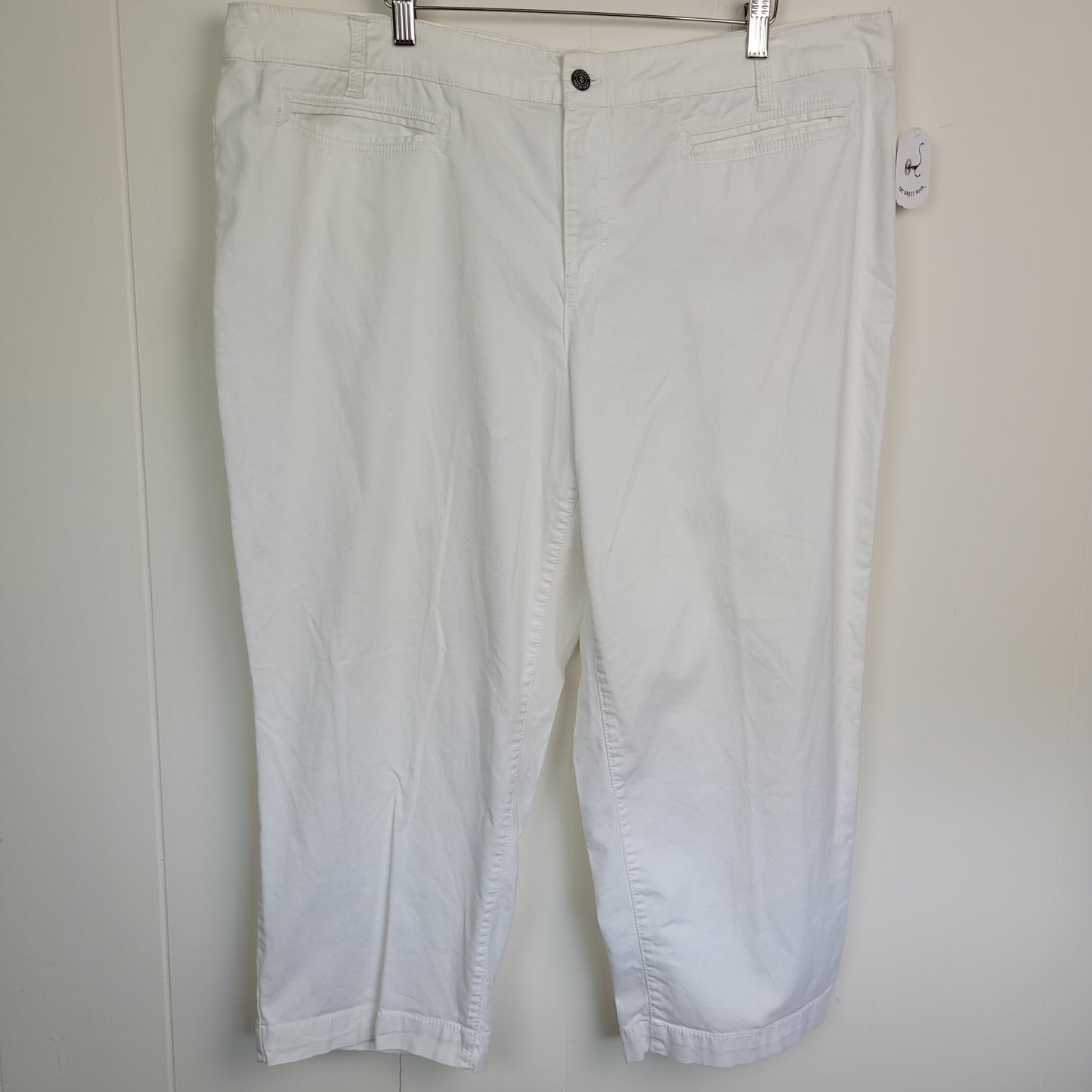 White Capri Pants - IZOD Woman (20W)