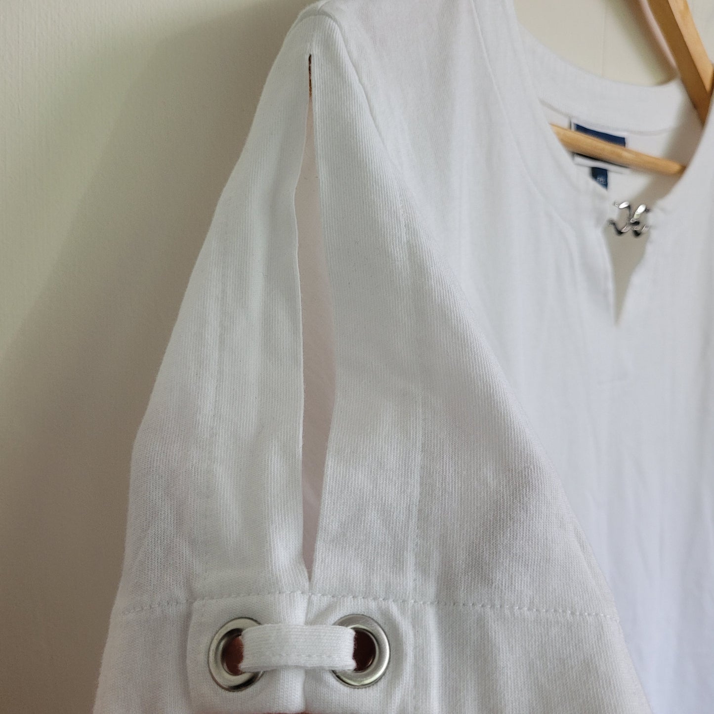 White Hardware Detail Tee - Karen Scott (XL Petite)