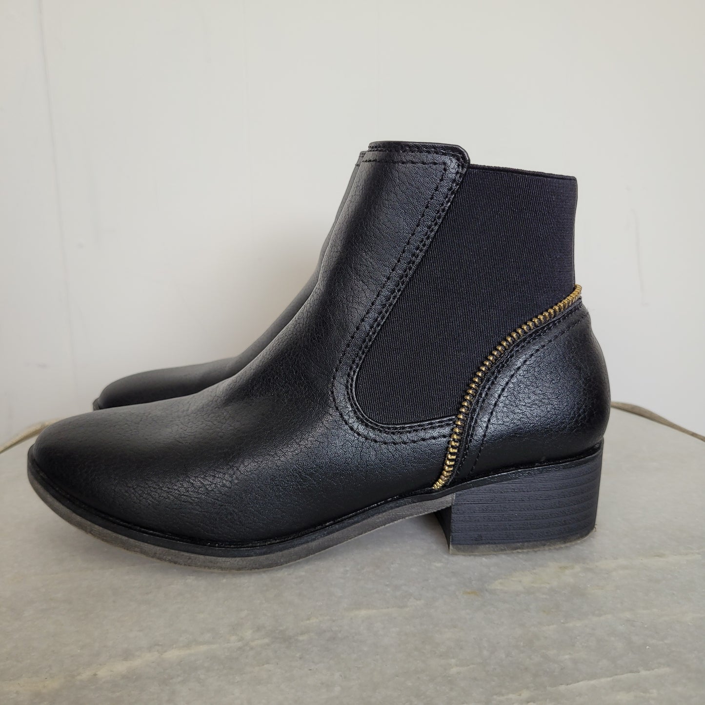 Black Chelsea Ankle Boots – Call It Spring (Size 6)