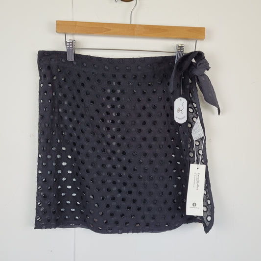 Black Eyelet Tie-Side Swim Cover-Up - Saodimallsu (M)