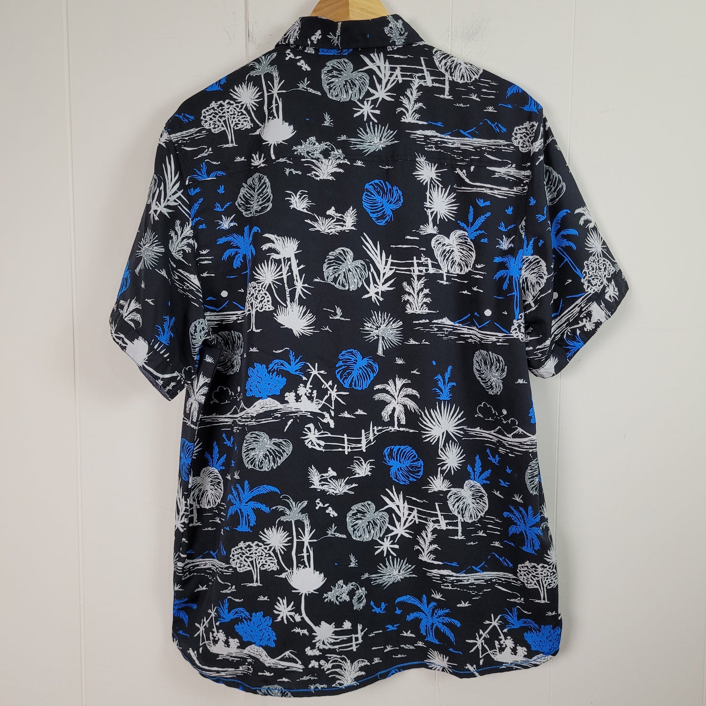 Black Tropical Print Button-Up Shirt - Urbaine (Men's Large)