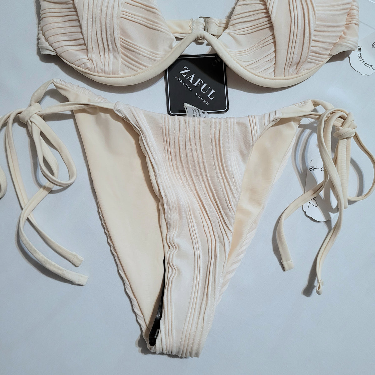 Cream Ruched Underwire Bikini Set - Zaful (XS)