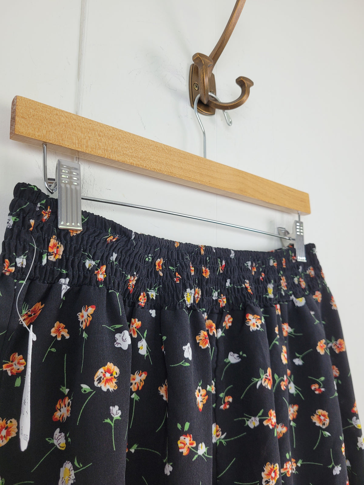 SHEIN Size M(8/10) Black Floral Elastic Waist Mini Skirt