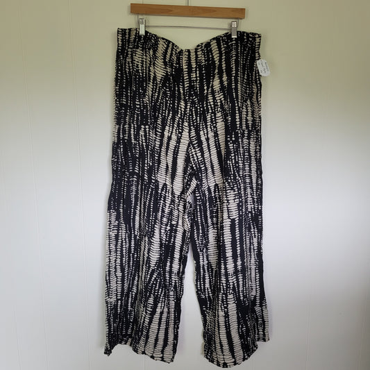 Black & Cream Wide Leg Pants - Reitmans (Size 2X)