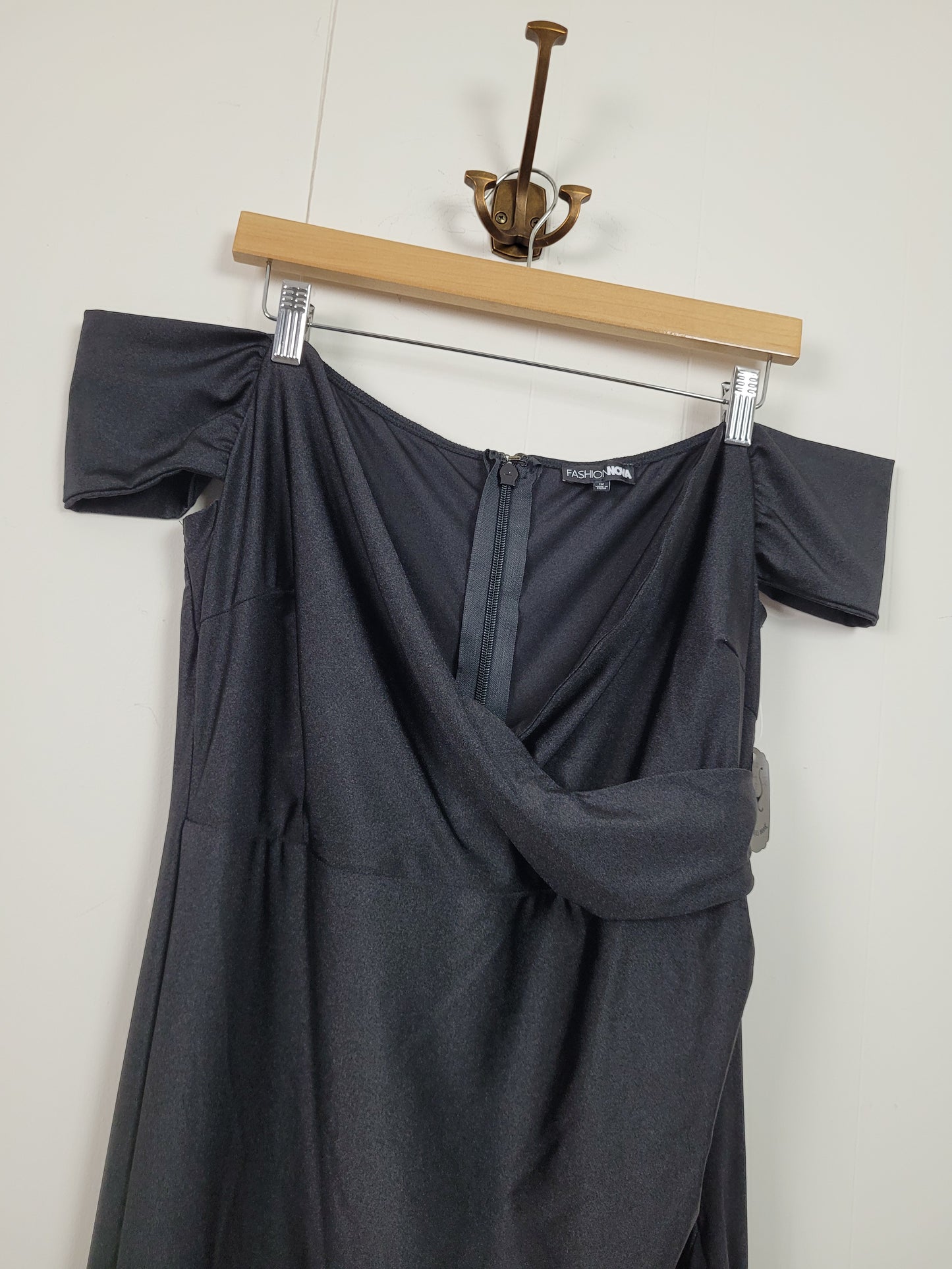 Black Off-the-Shoulder Maxi Dress - Fashion Nova (1X)