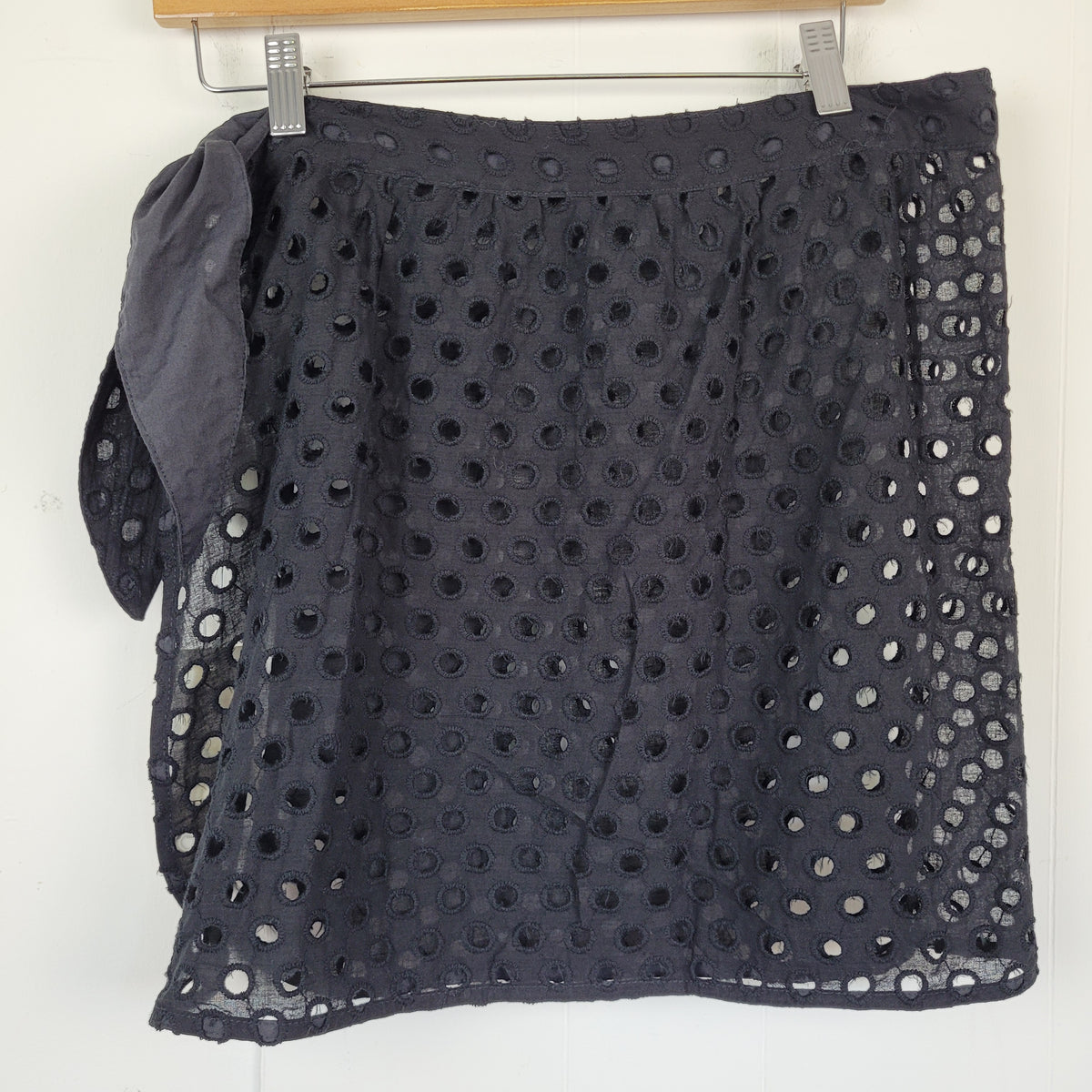 Black Eyelet Tie-Side Swim Cover-Up - Saodimallsu (M)